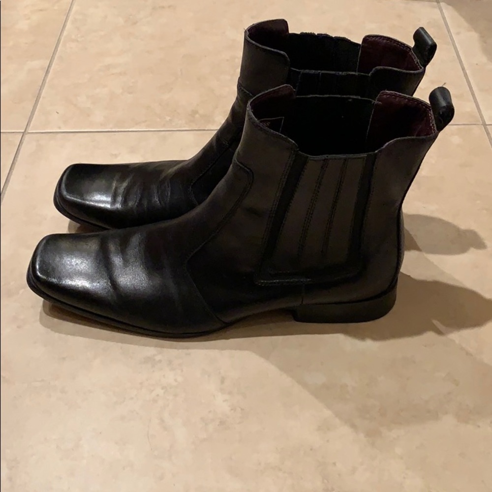 Excellent used condition guess boots